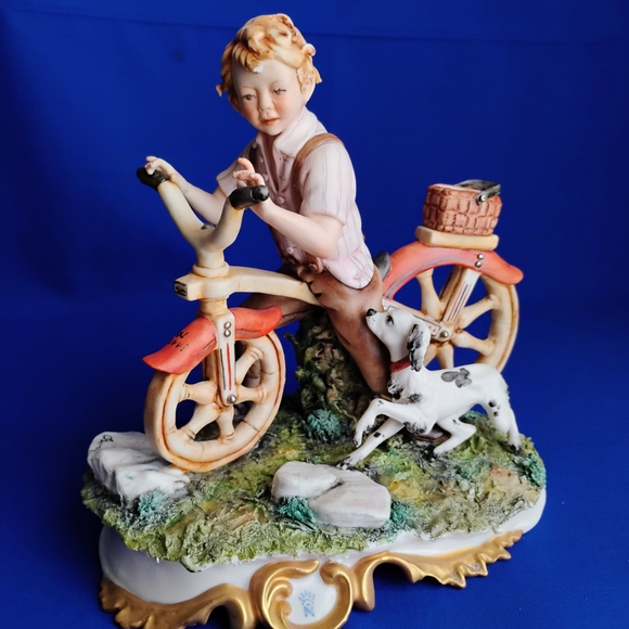 Capodimonte Porcelain Vtg Sculpture
